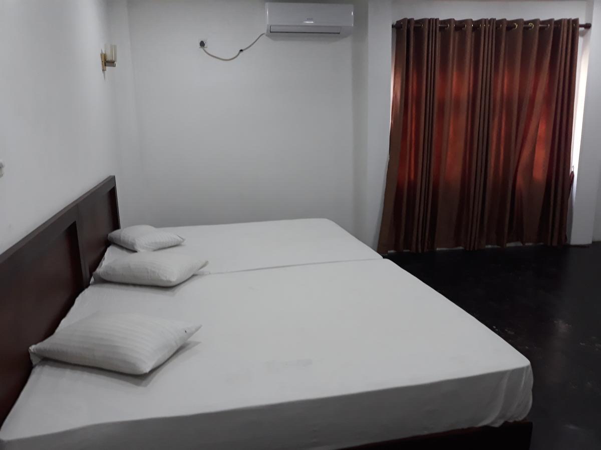 The Kingston Hotel Кирибатгода Екстериор снимка
